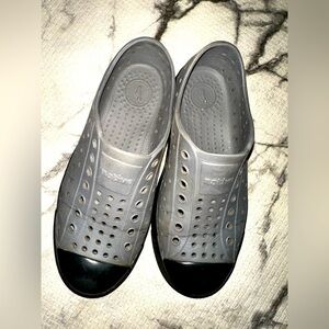 Native Jefferson Gray Perforated Slip-On Shoes C play summer spring C13